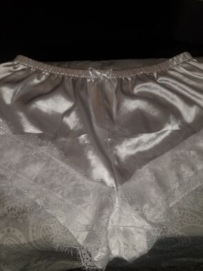 Women's Satin Lace Trim Shorts - White